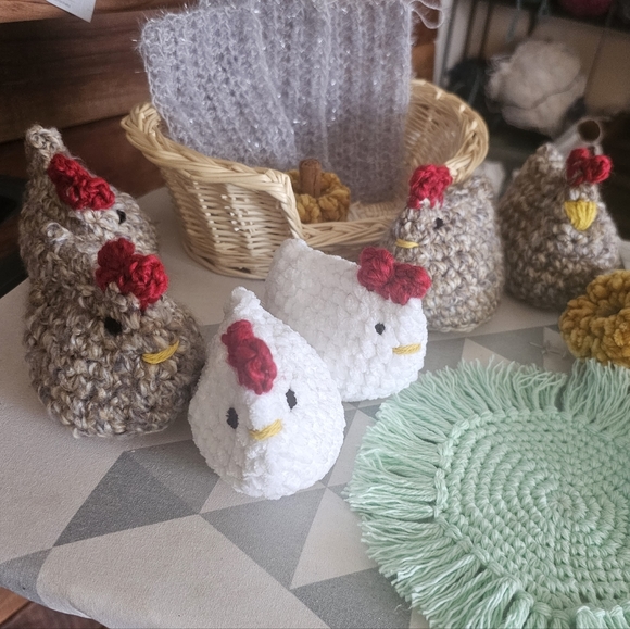 Handmade Chickens, Crochet Chickens, Home Decor, Handmade Gift - Picture 4 of 4